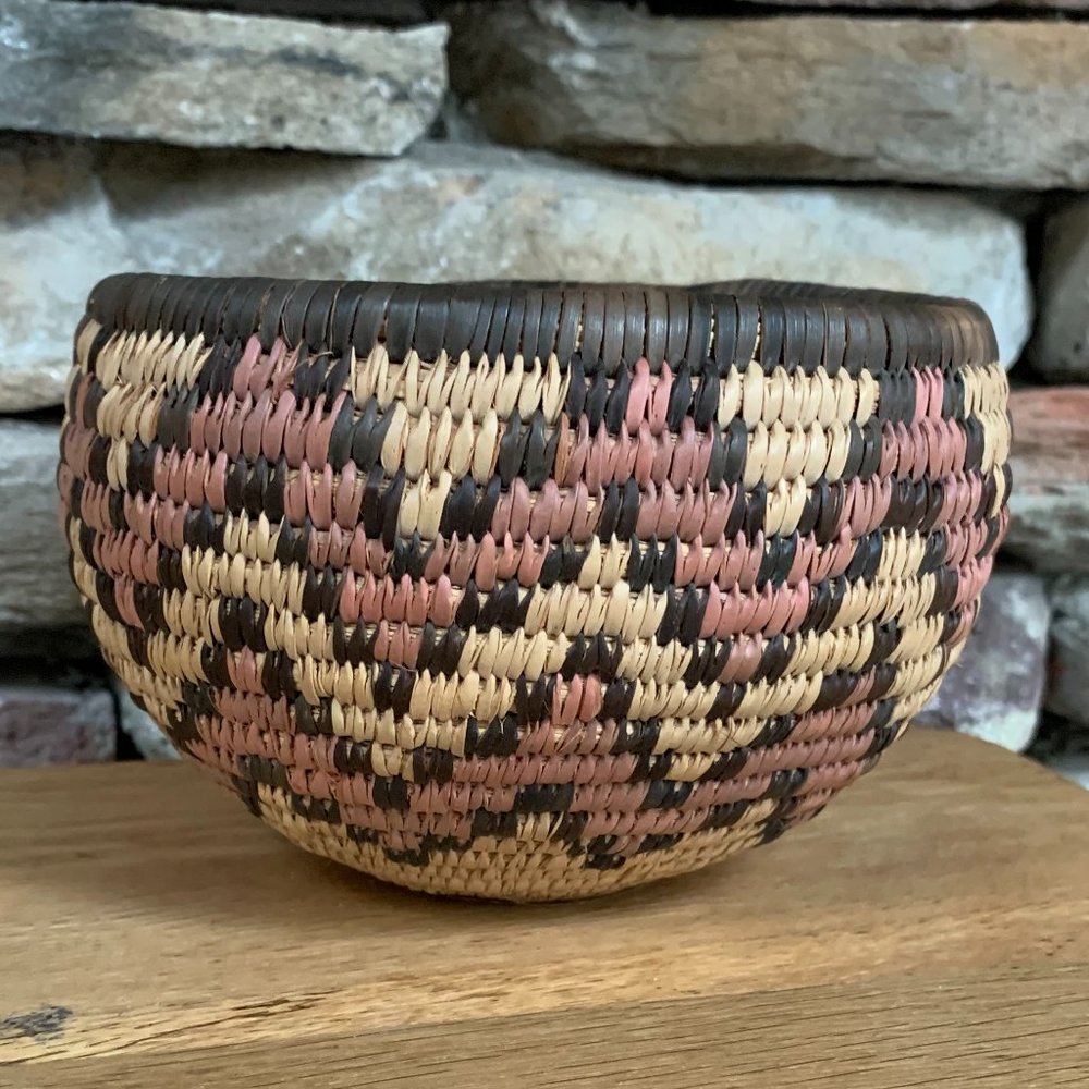 VTG African Basket Zulu Rwanda Coiled Chevron South Africa Hand Woven - Picture 3 of 7